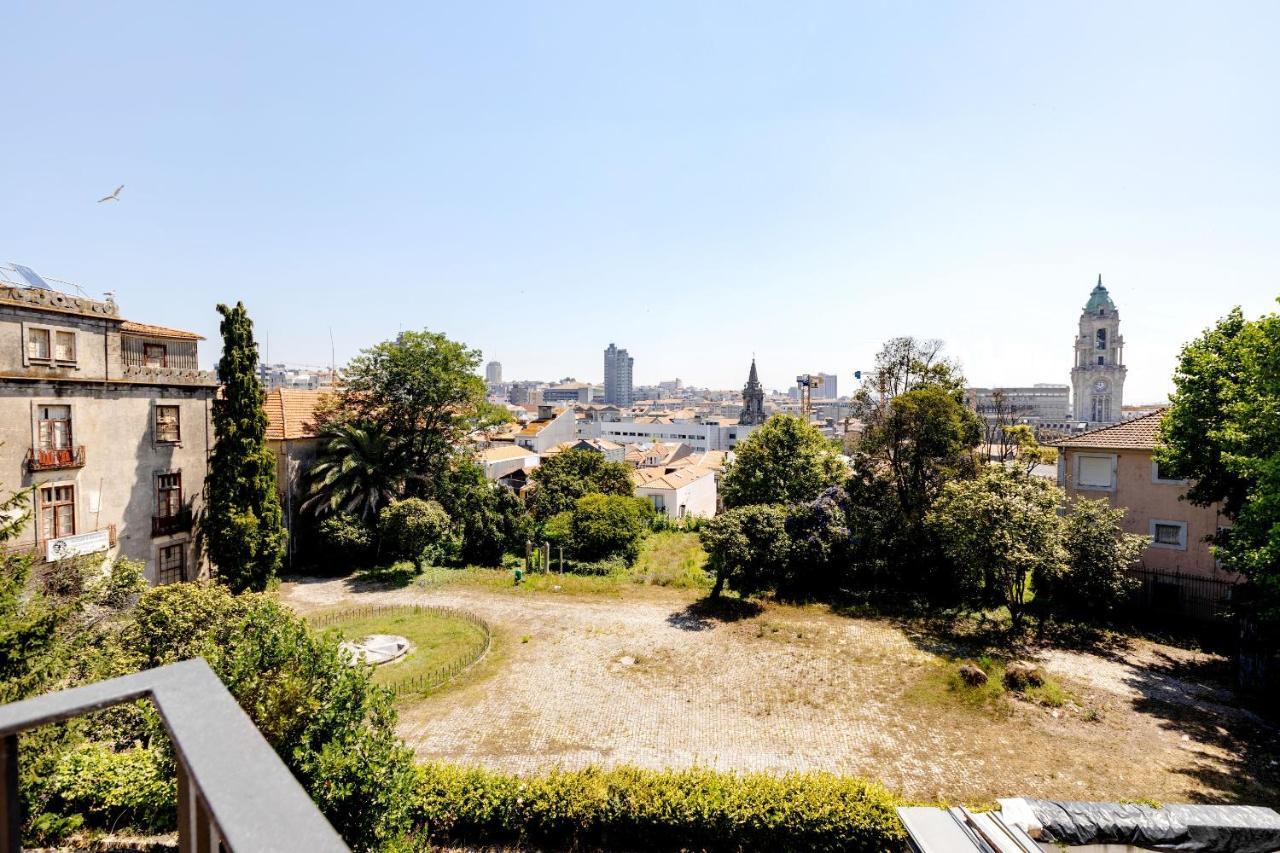 Downtown With Balcony Apartment *